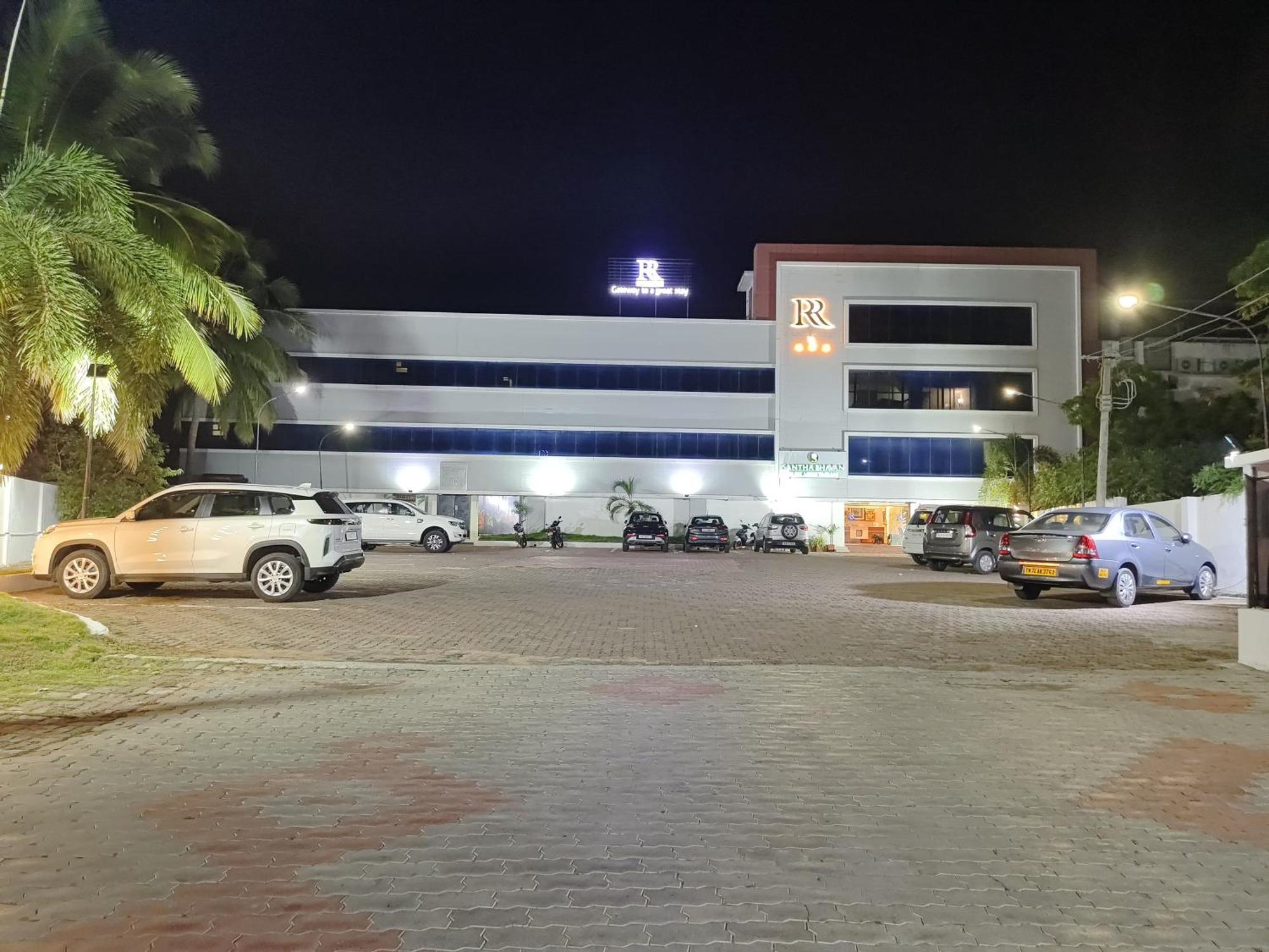 Hotel Palmyra Grand Suite - Kanyakumari Bagian luar foto